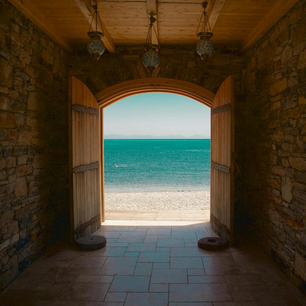 岩戸は開いて久しい